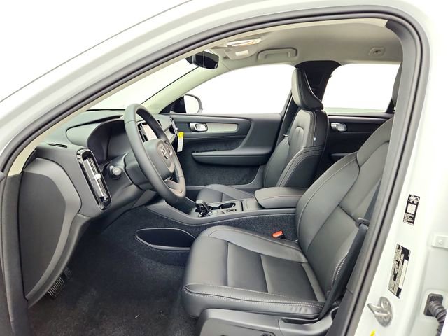 New 2026 Volvo XC40 B5 Core w/ Climate Package image 21