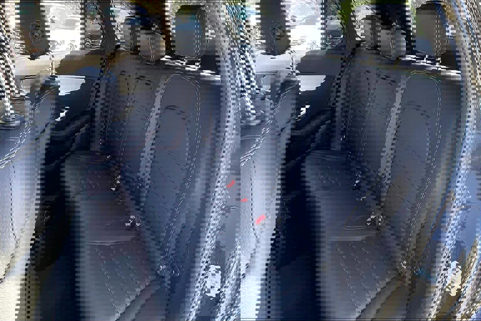 Used 2022 Mercedes-Benz GLC 300 w/ Premium Package Lite image 18