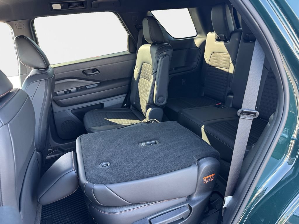 Used 2025 Nissan Pathfinder Rock Creek AWD/4WD image 20