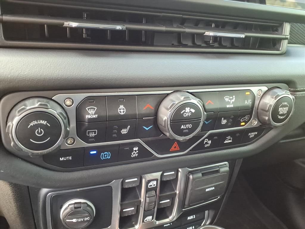 Used 2024 Jeep Wrangler Unlimited Rubicon 4xe image 21