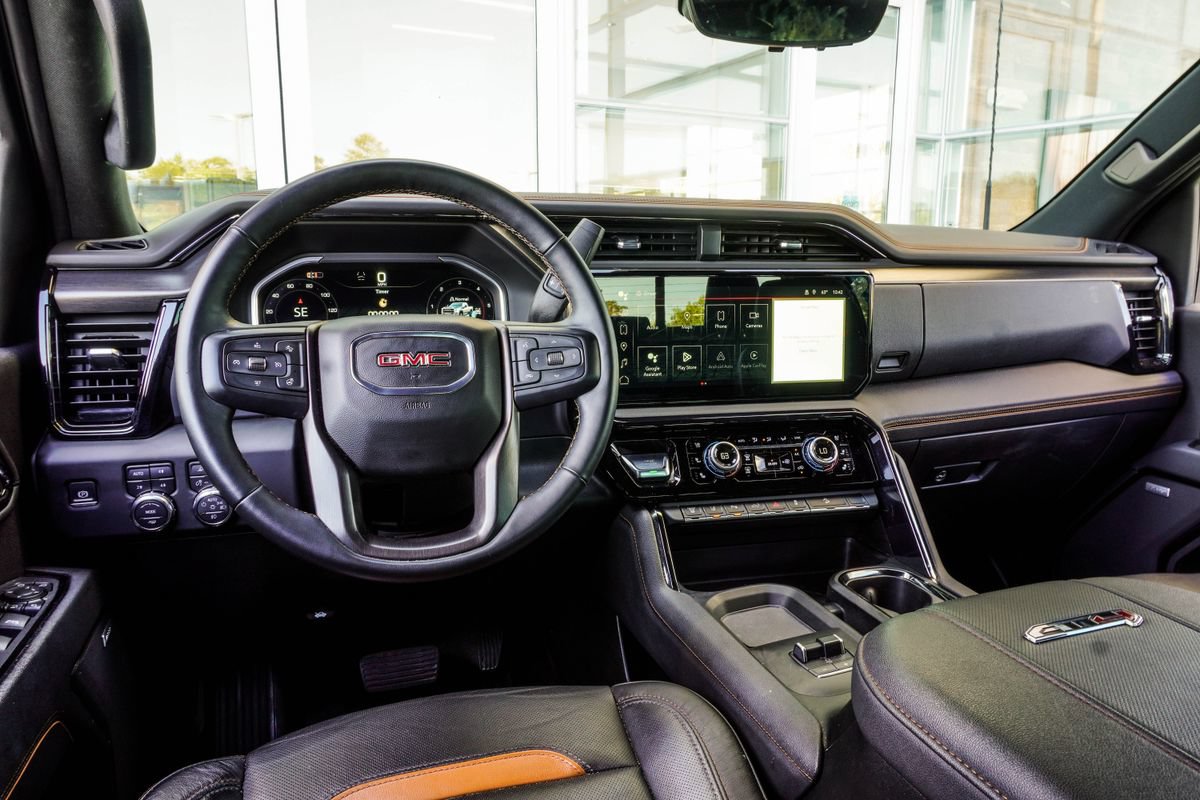 Used 2024 GMC Sierra 2500 AT4 w/ AT4 Premium Plus Package AWD/4WD image 17