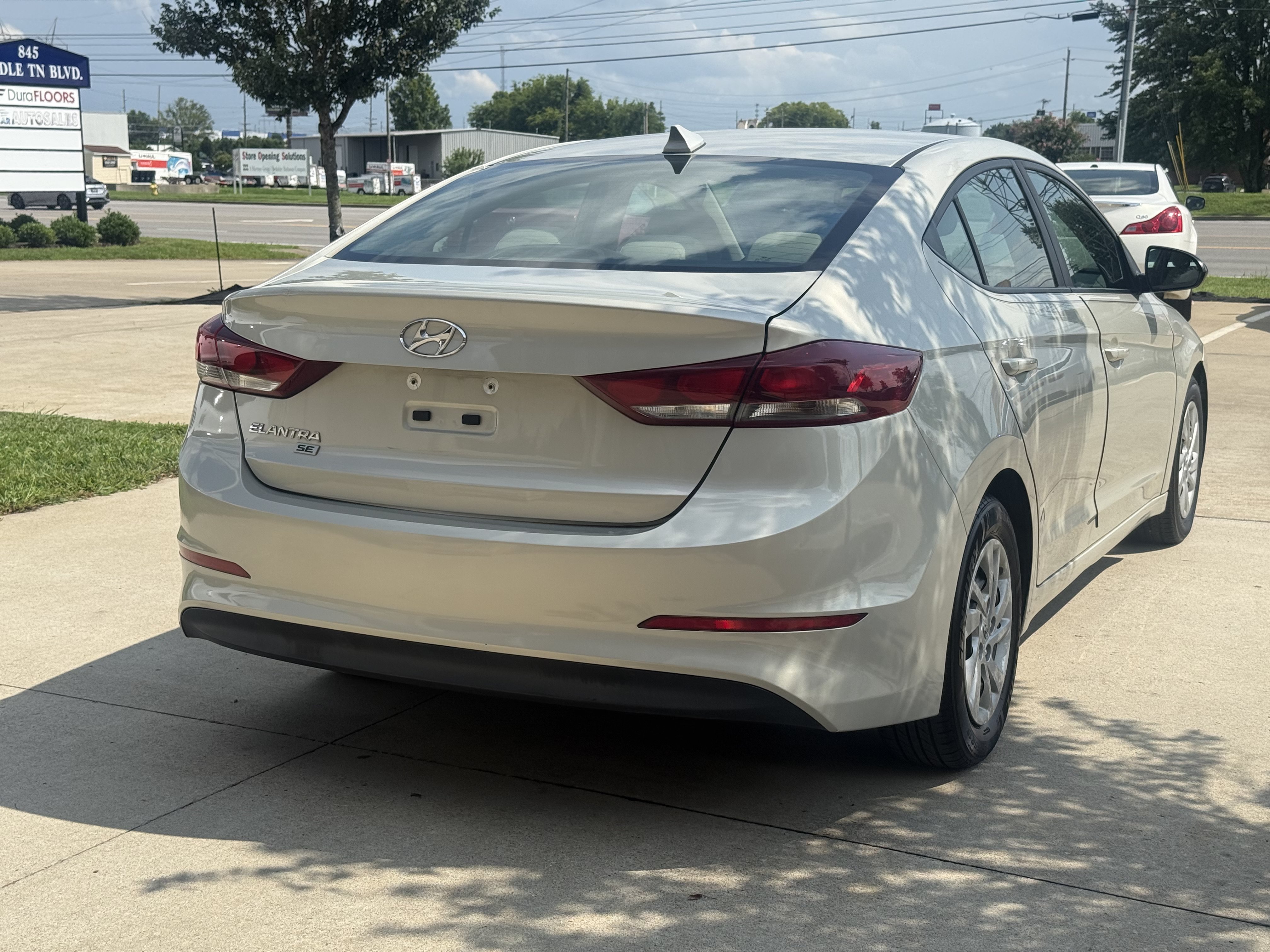 Used 2017 Hyundai Elantra SE FWD image 7