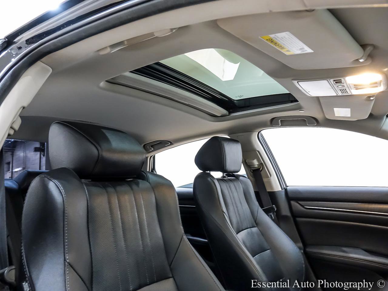 Used 2020 Honda Accord Touring image 34