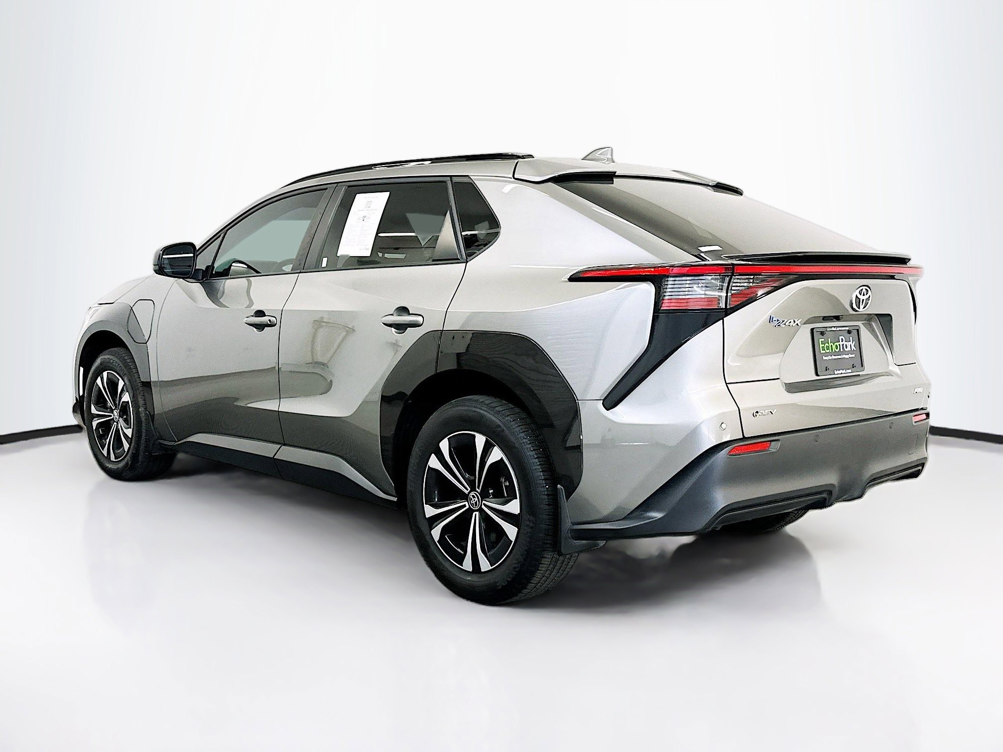 Used 2024 Toyota bZ4X XLE image 5