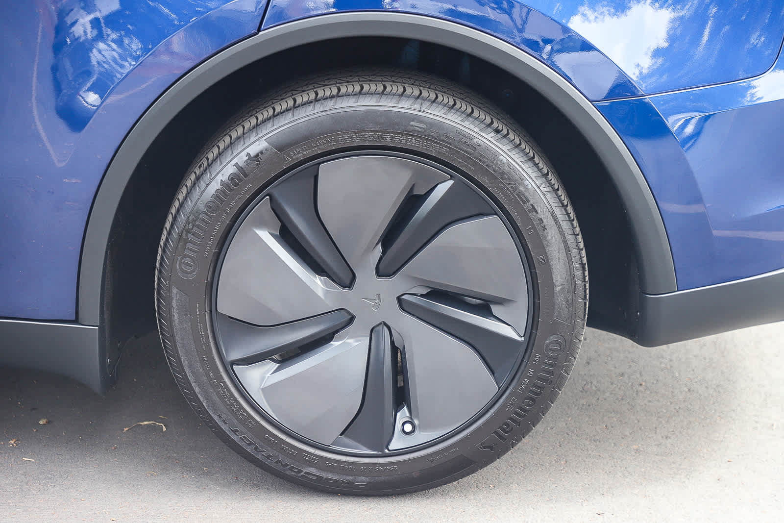 Used 2026 Tesla Model Y 2WD image 10