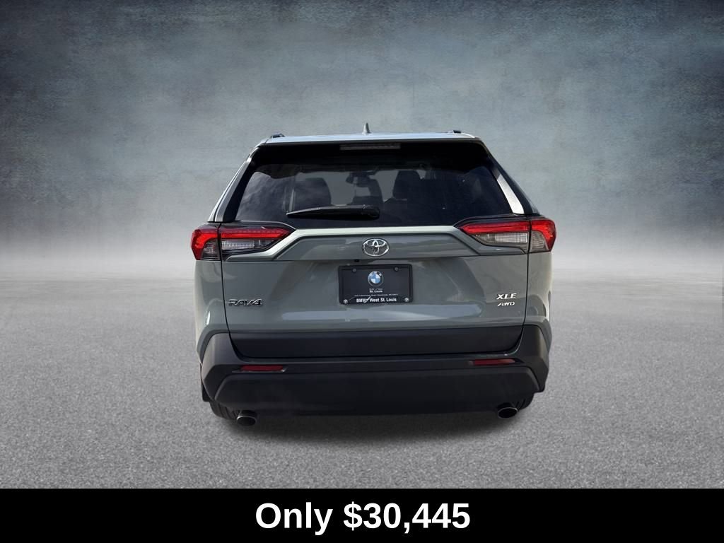 Used 2021 Toyota RAV4 XLE Premium image 4