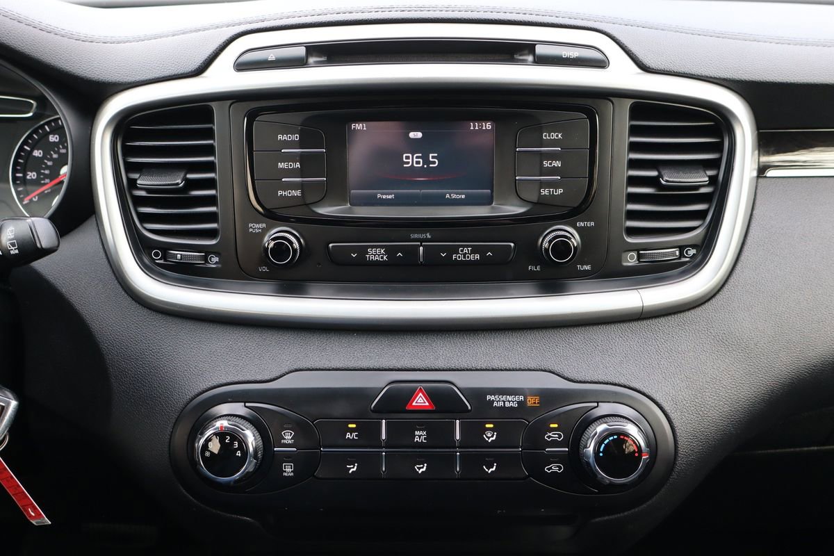 Used 2017 Kia Sorento AWD image 36