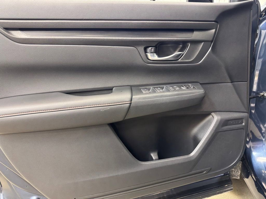 Used 2025 Honda CR-V Sport image 14