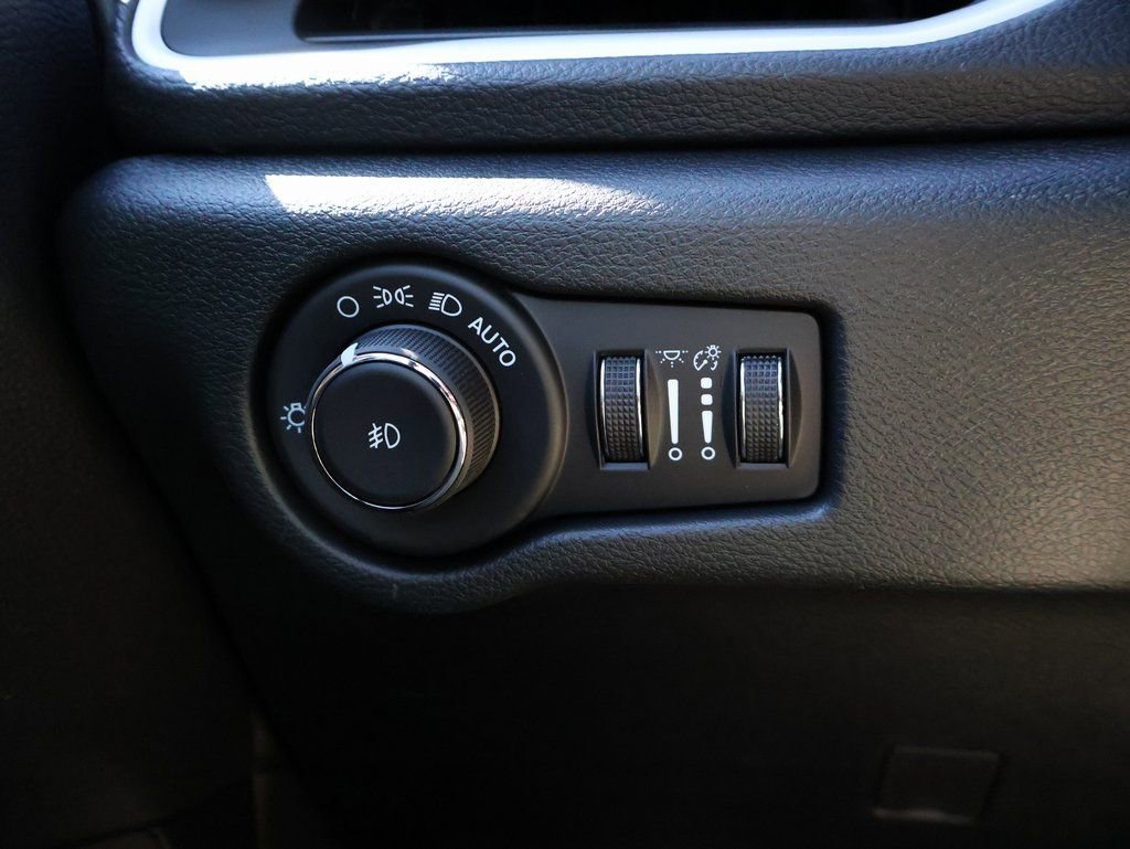 New 2026 Chrysler Pacifica Select image 30