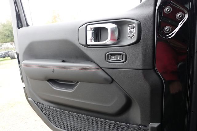 New 2026 Jeep Wrangler Unlimited Rubicon w/ Technology Group image 16