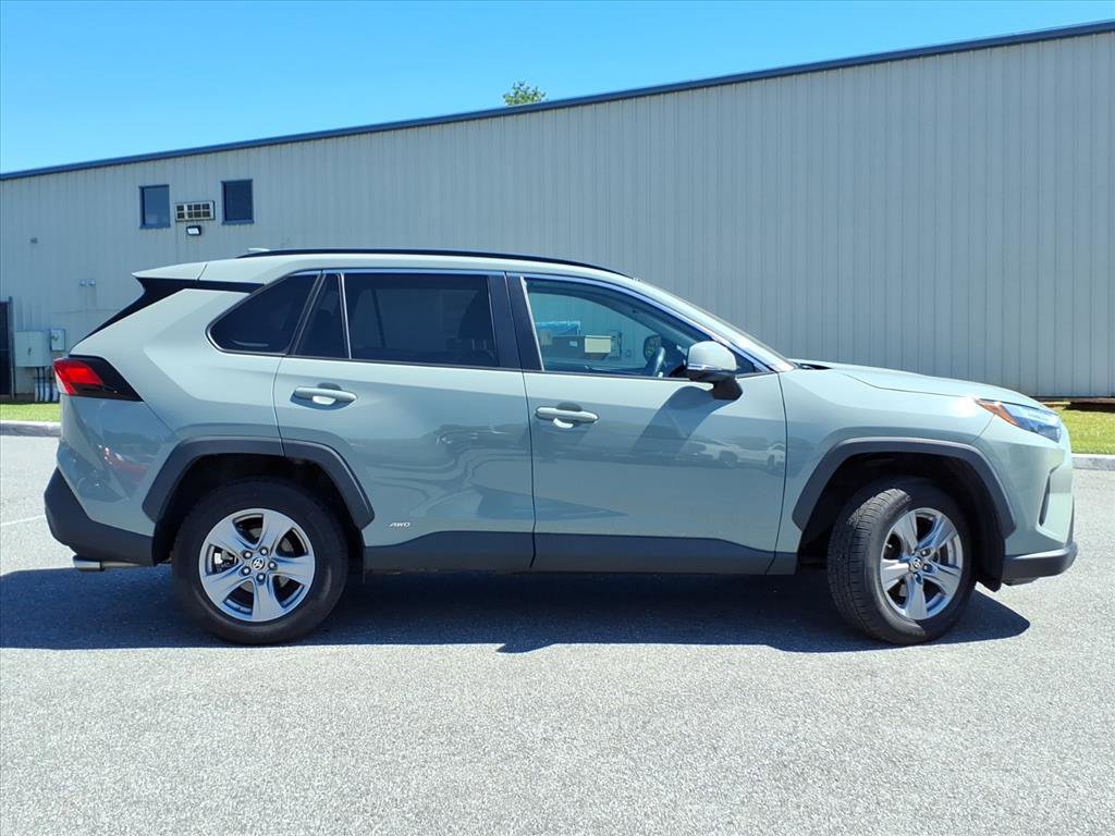 Used 2022 Toyota RAV4 XLE w/ Convenience Package AWD/4WD image 3