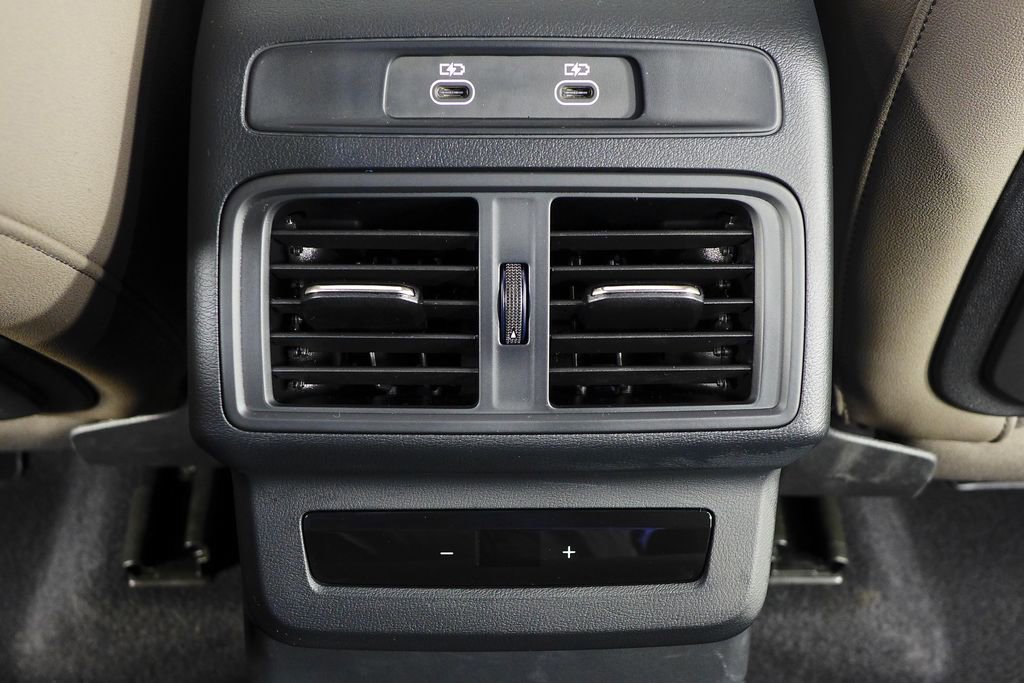 Used 2025 Audi Q5 Premium w/ Convenience Package image 24