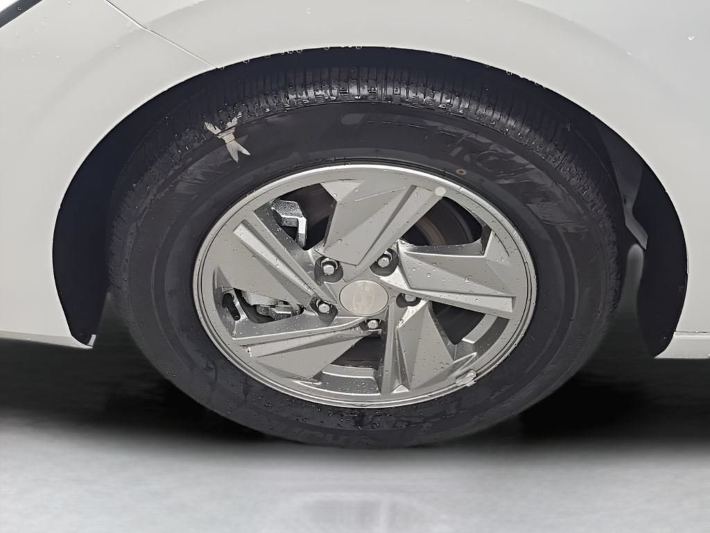 New 2026 Hyundai Elantra SE FWD image 39