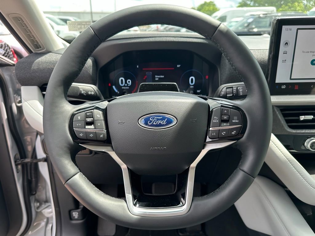 New 2026 Ford Explorer Platinum w/ LUX Leather Package AWD/4WD image 8