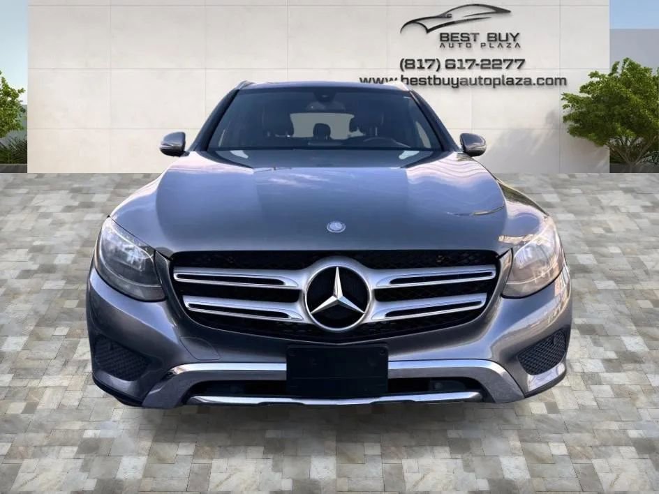 Used 2017 Mercedes-Benz GLC 300 image 2