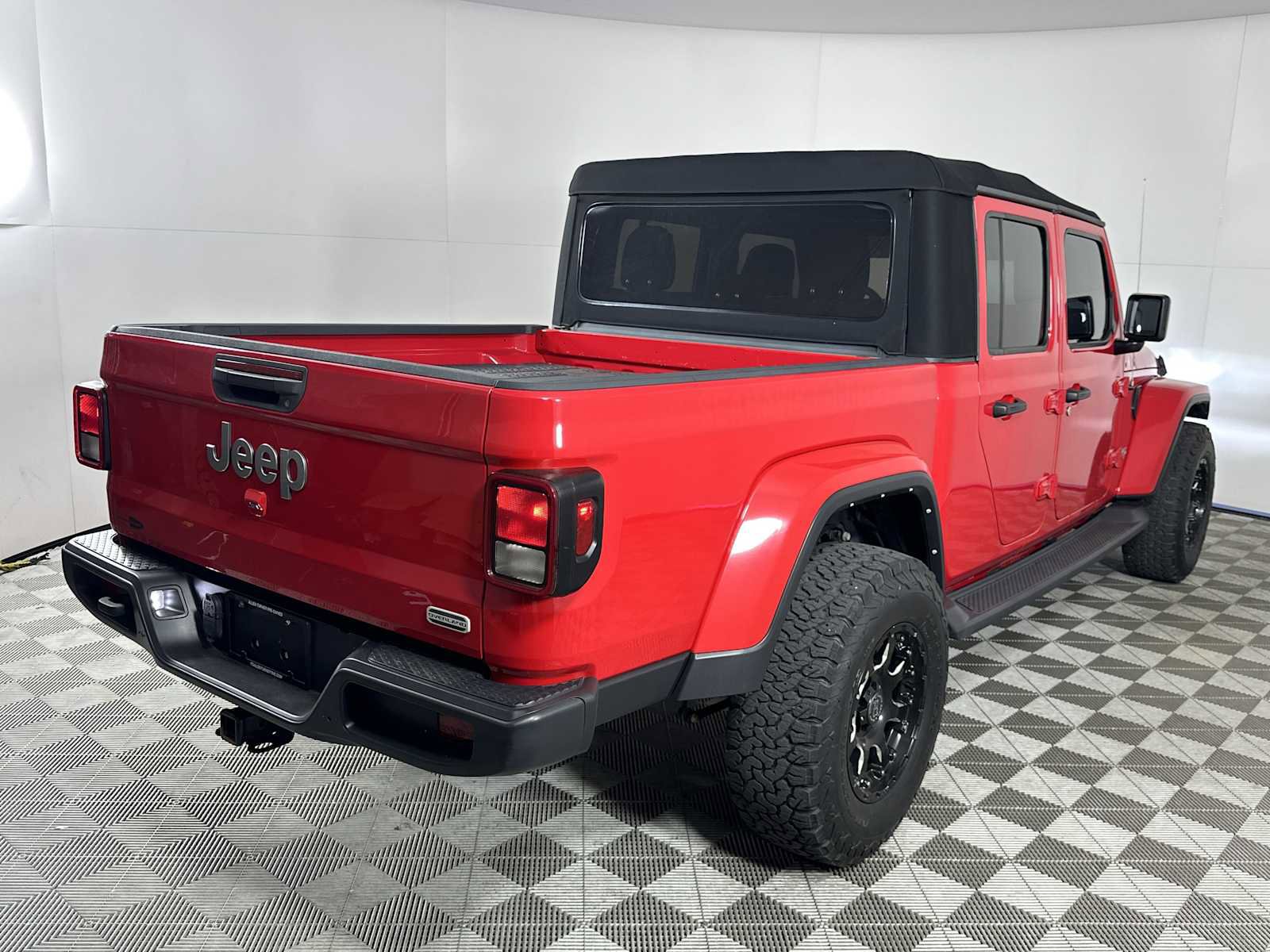 Used 2021 Jeep Gladiator Overland image 8