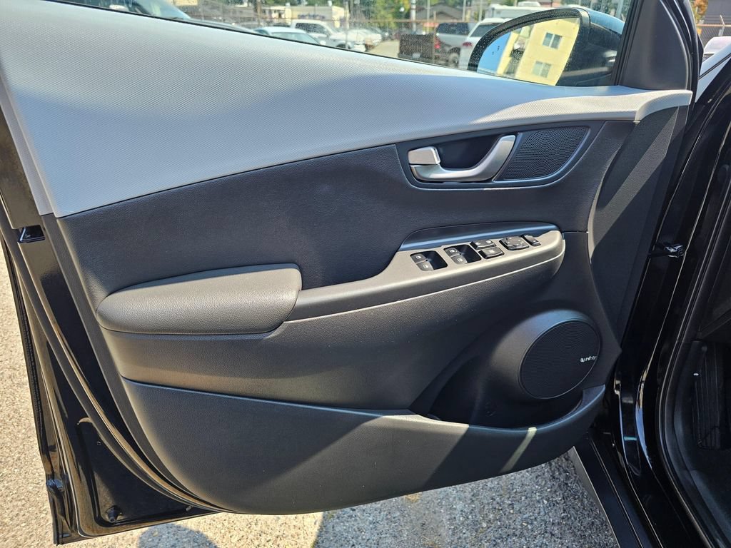 Used 2021 Hyundai Kona Limited AWD/4WD image 22