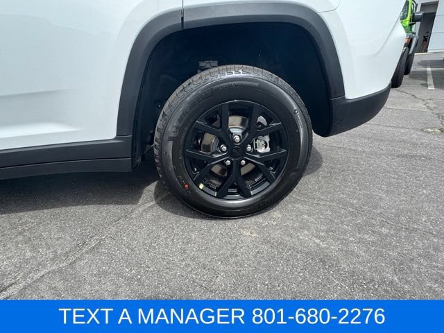 New 2026 Jeep Grand Cherokee Altitude AWD/4WD image 4