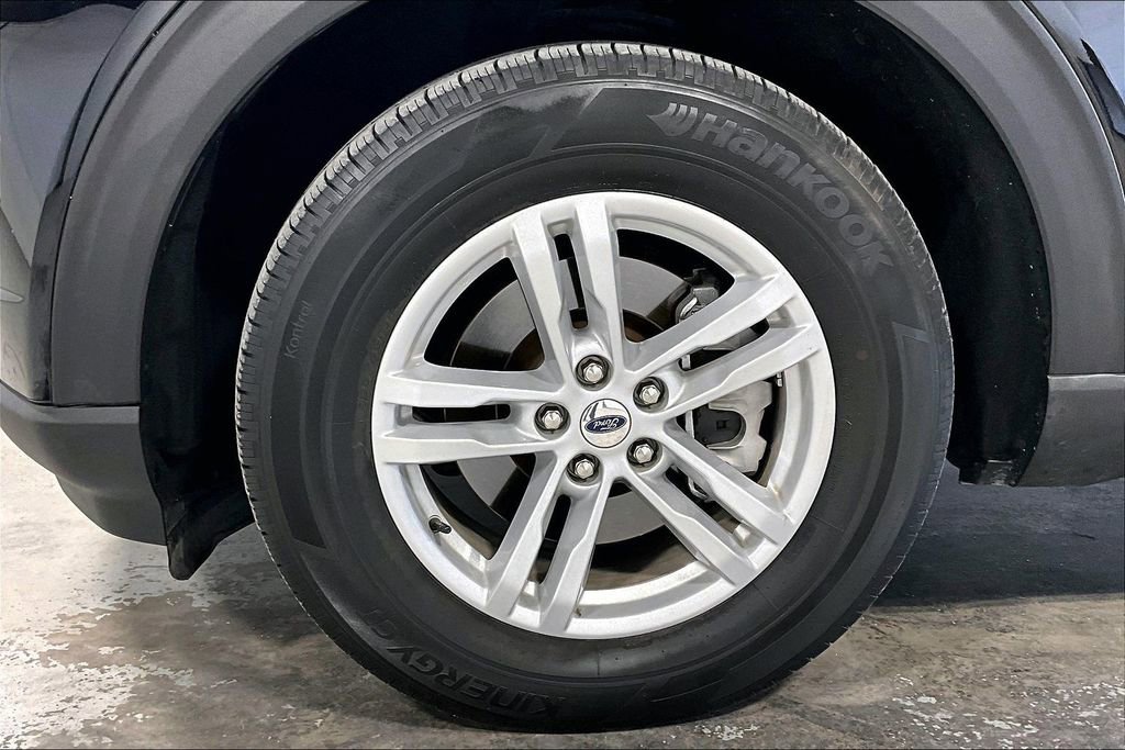 Used 2023 Ford Explorer XLT w/ Equipment Group 202A image 11