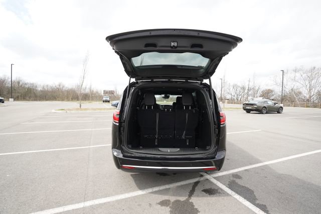 New 2026 Chrysler Pacifica Select FWD image 14