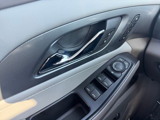 Used 2020 Chevrolet Traverse Premier FWD image 11