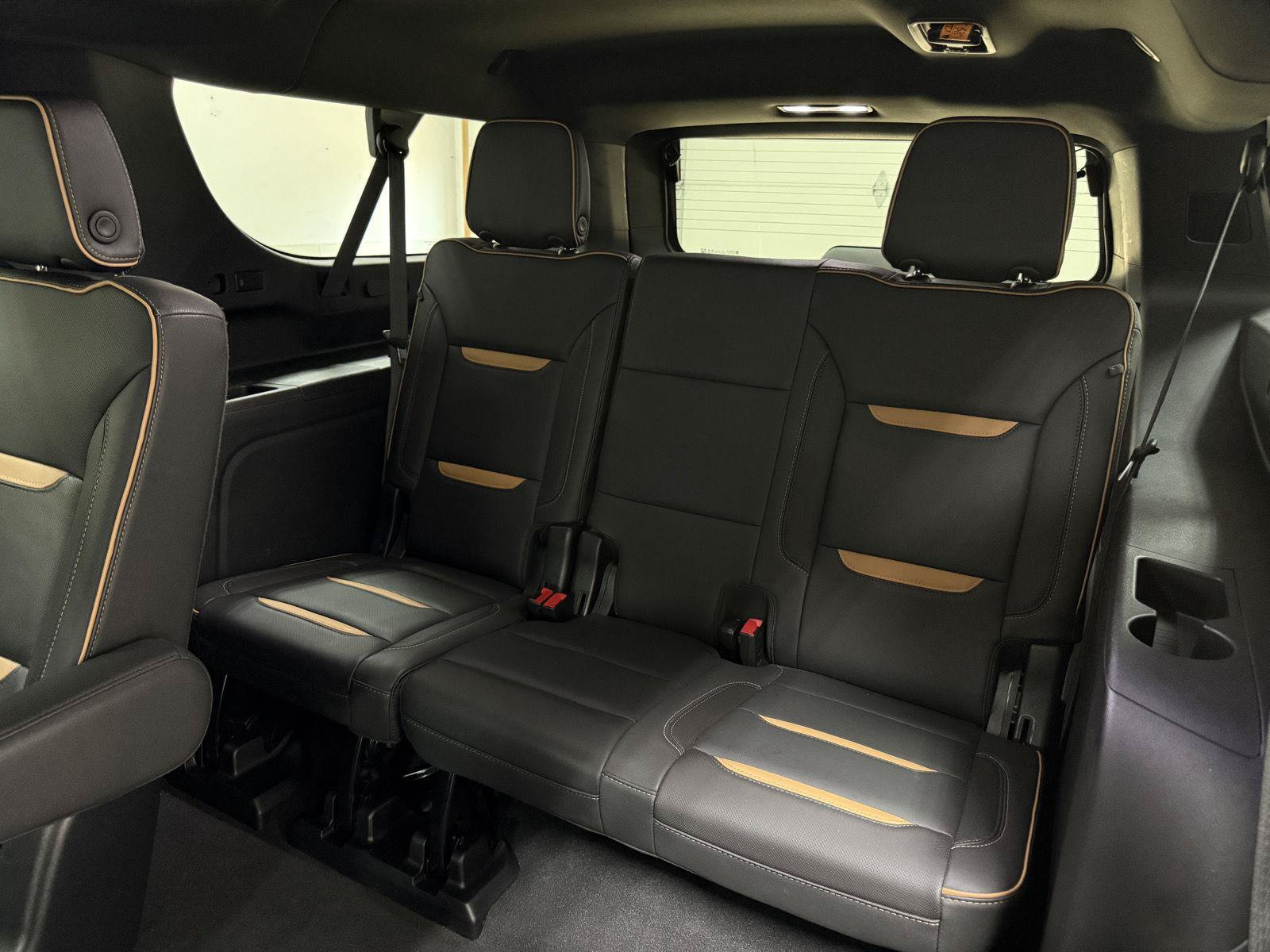 Used 2024 GMC Yukon XL AT4 w/ AT4 Premium Plus Package AWD/4WD image 27