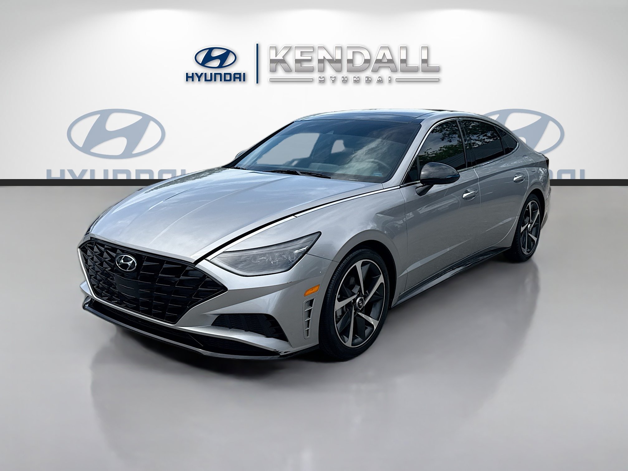 Used 2023 Hyundai Sonata SEL Plus w/ Cargo Package FWD image 3