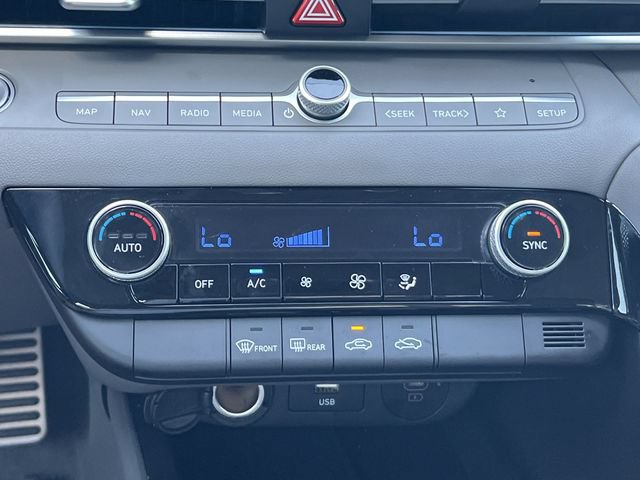 Certified 2025 Hyundai Elantra SEL FWD image 28