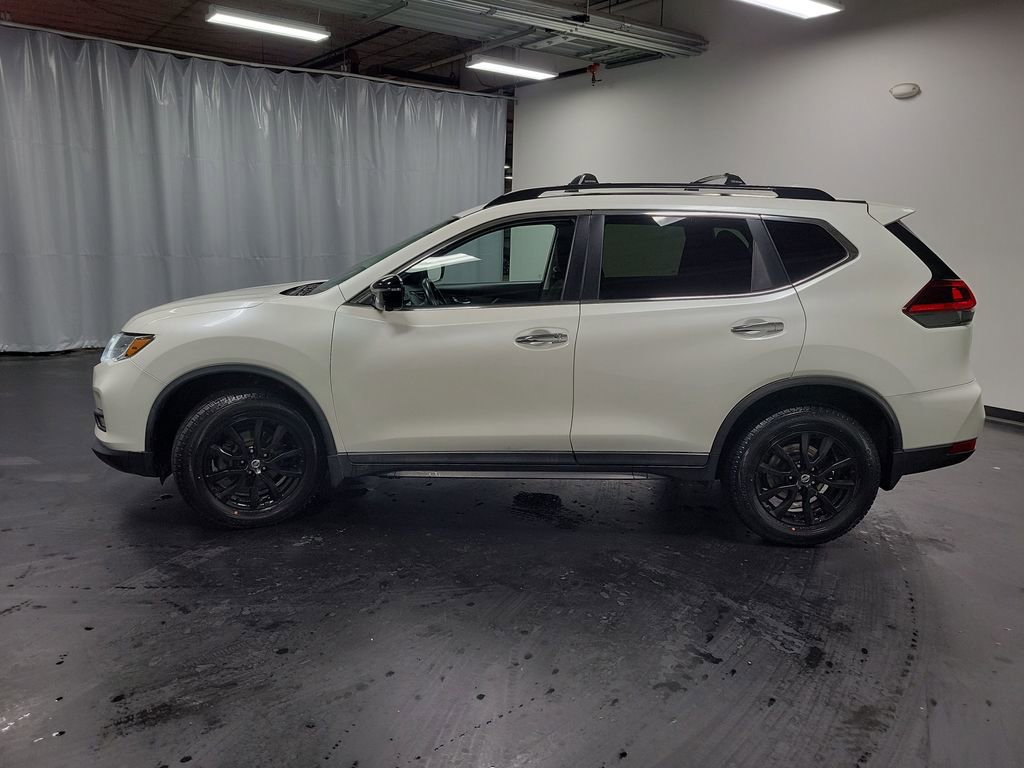 Used 2018 Nissan Rogue SV w/ Premium Package image 6