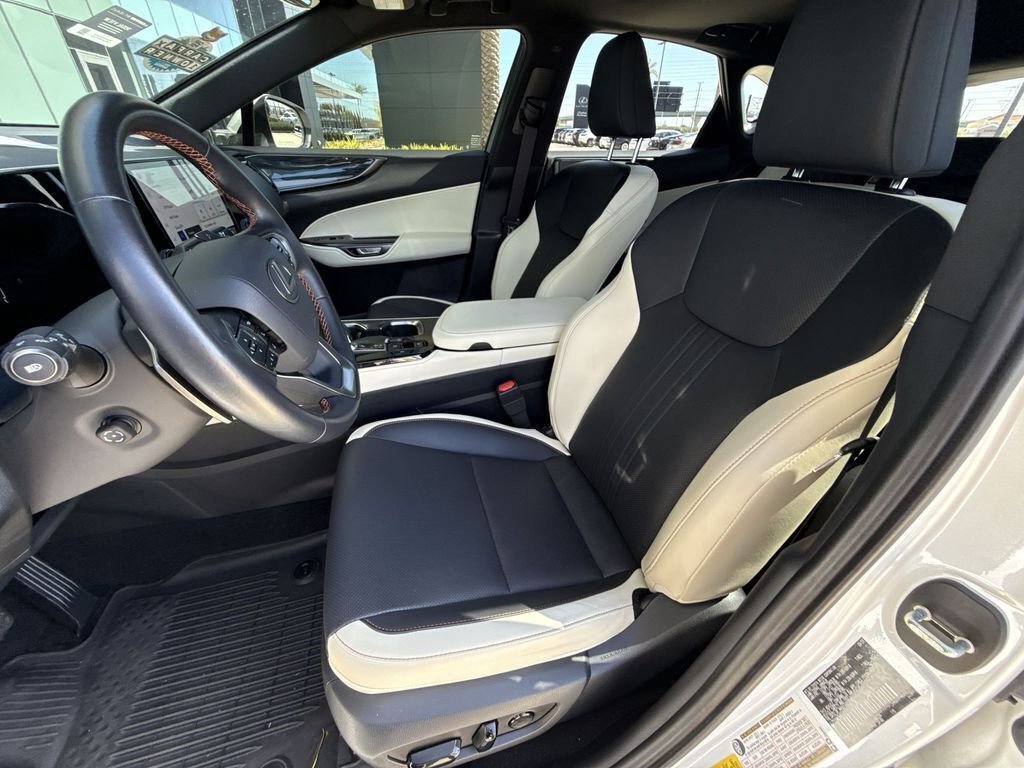 Used 2024 Lexus NX 250 FWD image 13
