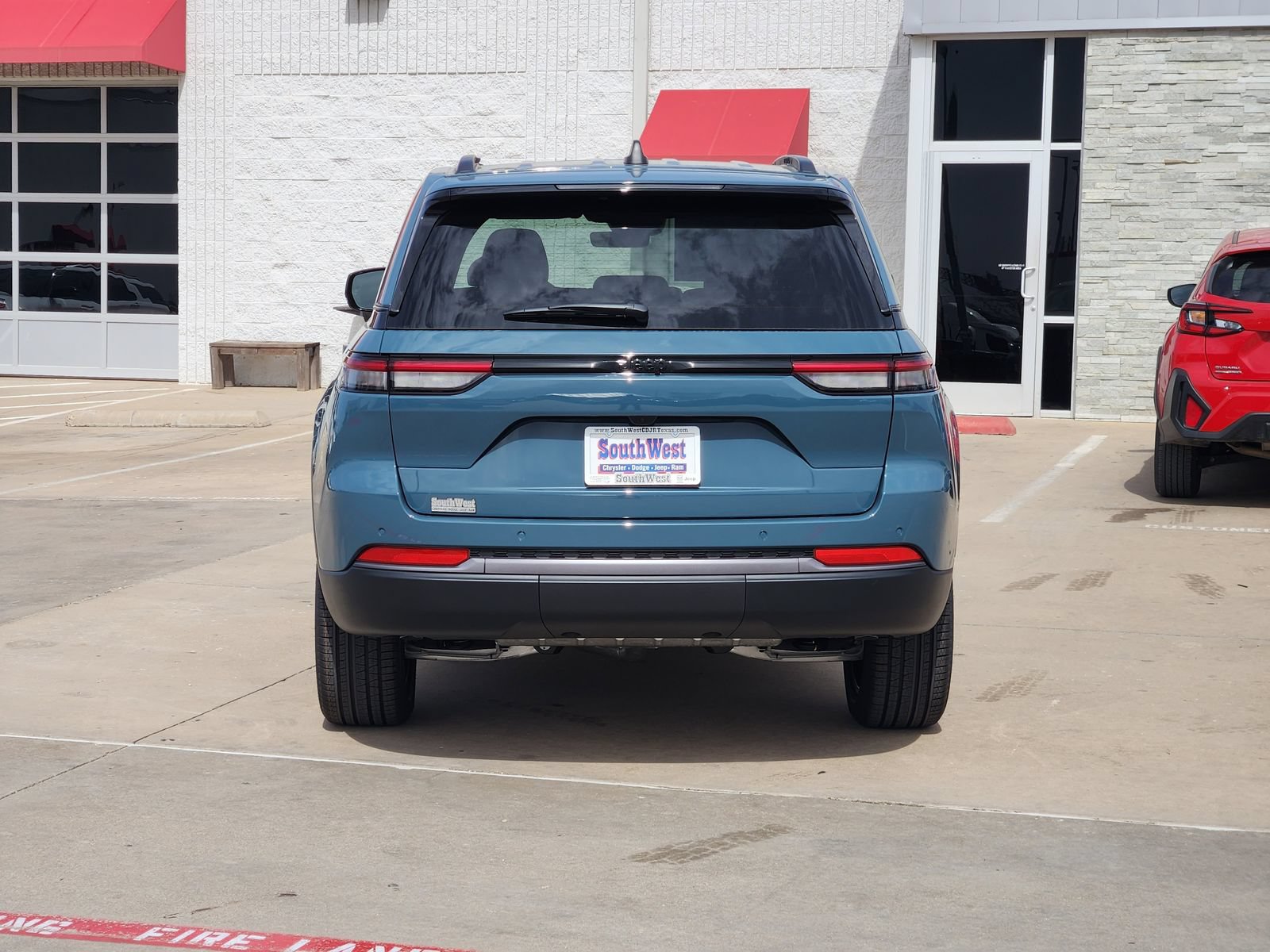 New 2026 Jeep Grand Cherokee Limited w/ Limited Altitude Package RWD image 8