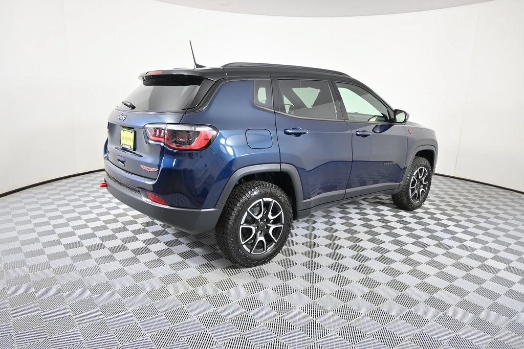 New 2026 Jeep Compass Trailhawk w/ Sun, Sound & Navigation Group AWD/4WD image 6