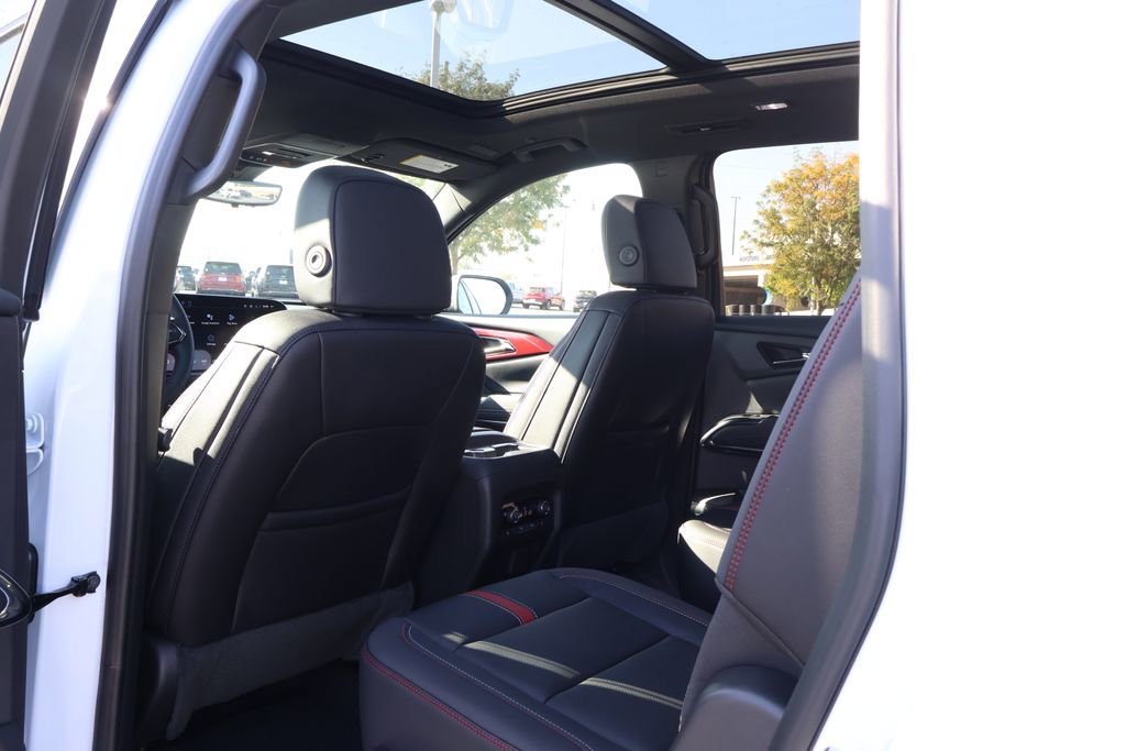 New 2026 Chevrolet Traverse RS w/ LPO, Floor Liner Package image 38