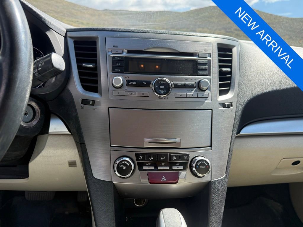 Used 2011 Subaru Outback 2.5i Premium w/ All-Weather Pkg AWD/4WD image 11