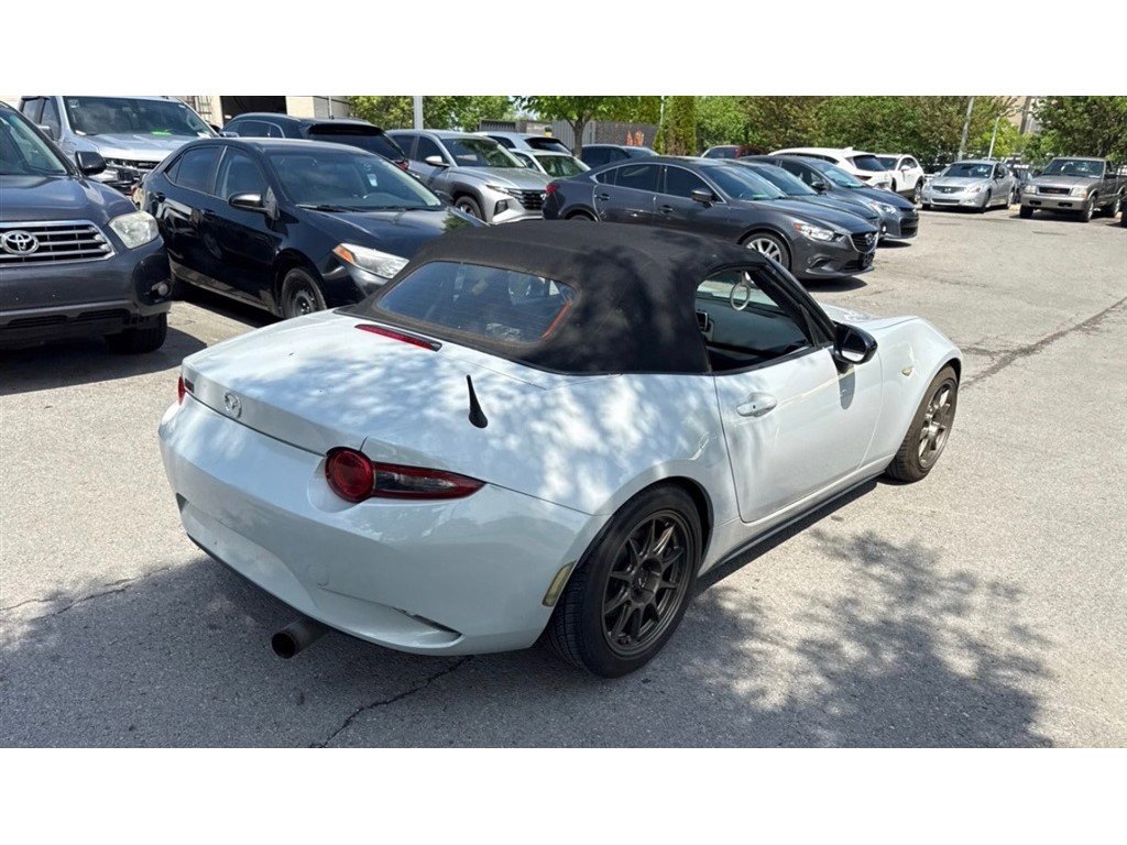 Used 2016 MAZDA MX-5 Miata Sport RWD image 2