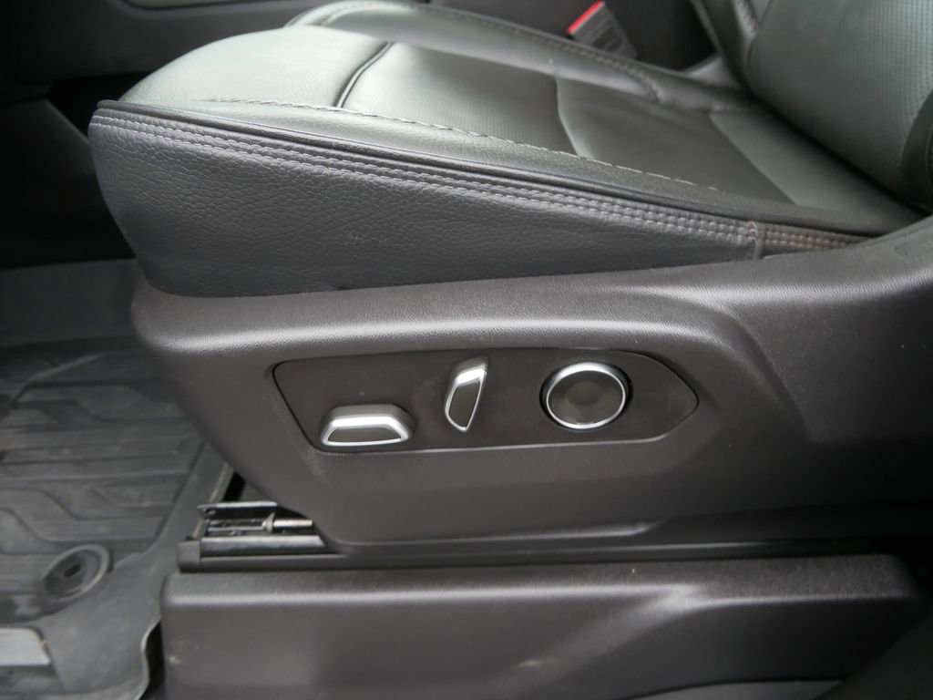 Certified 2025 GMC Sierra 3500 Denali w/ Technology Package image 21