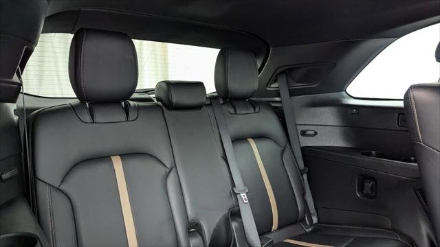 Used 2025 MAZDA CX-90 3.3 Turbo w/ Premium Plus Pkg image 19