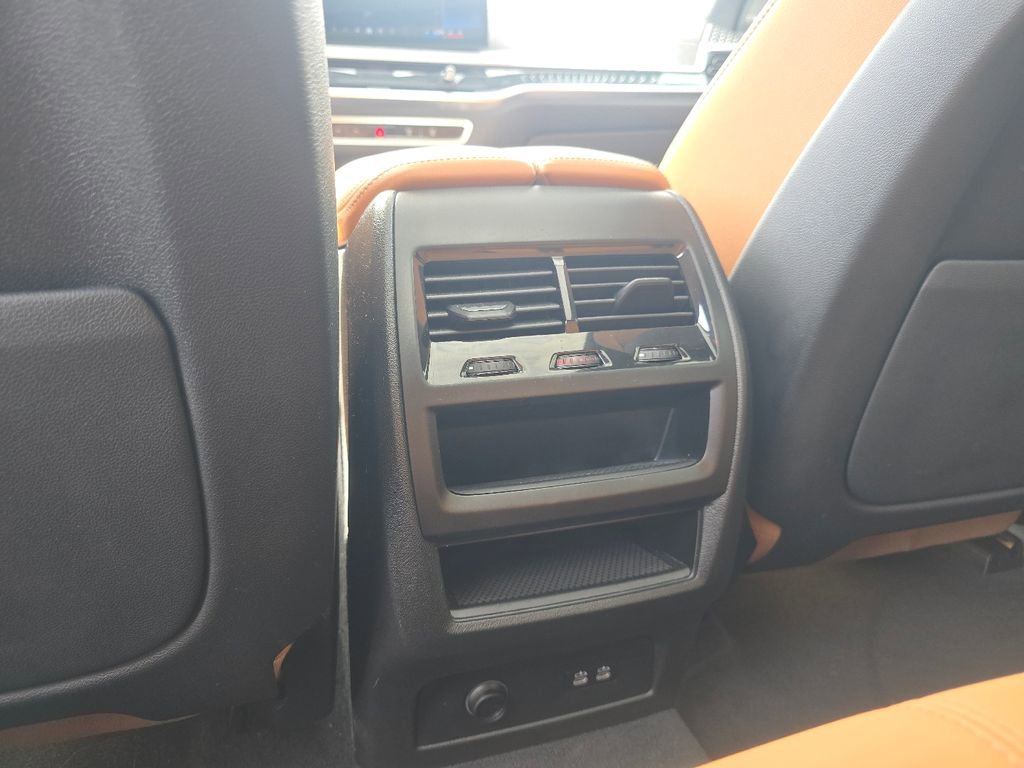 Used 2024 BMW X5 xDrive40i w/ Premium Package image 26
