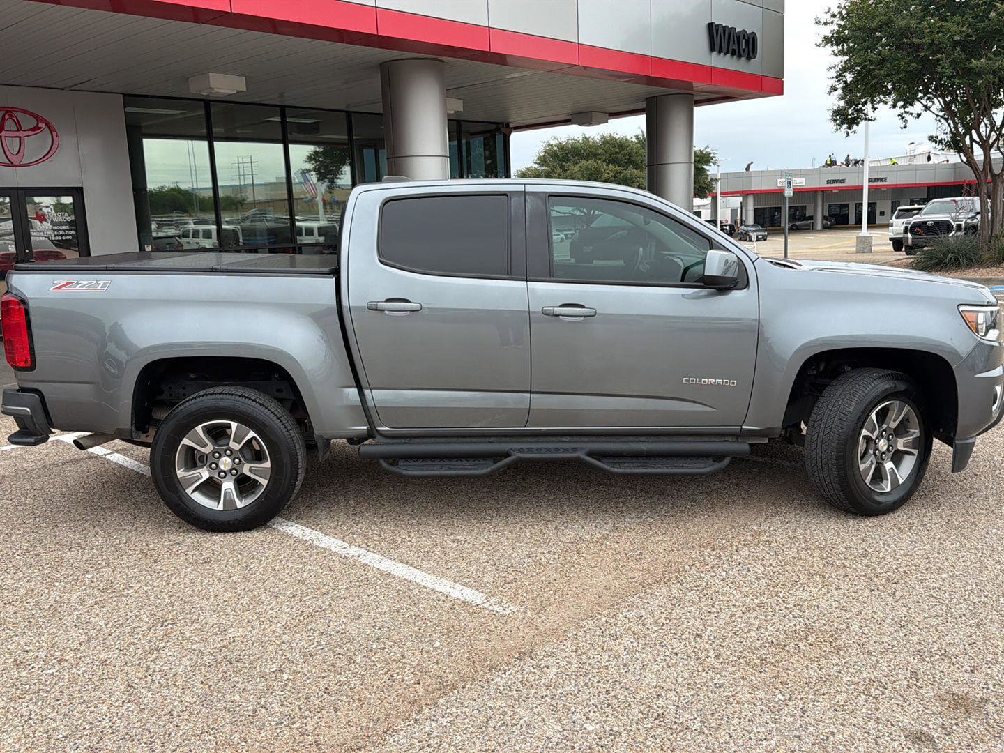 Used 2019 Chevrolet Colorado Z71 RWD image 2