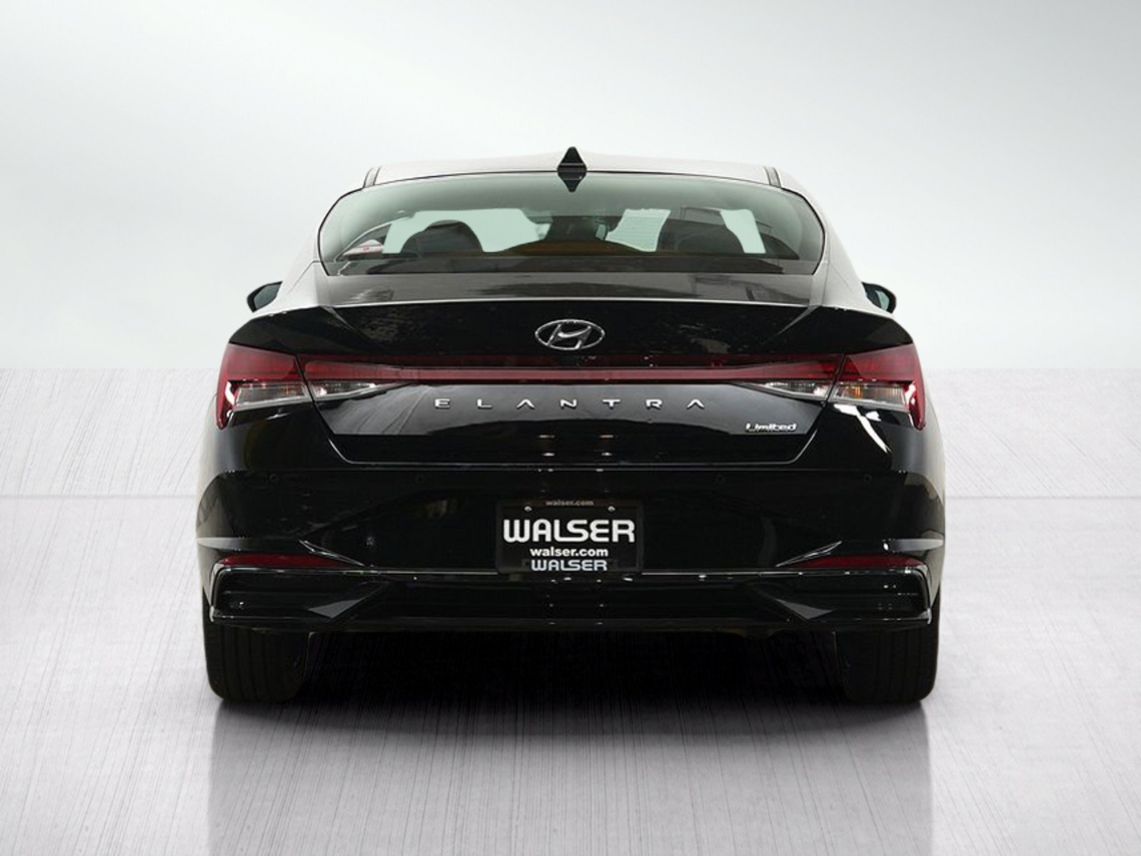 Used 2023 Hyundai Elantra Limited FWD image 5