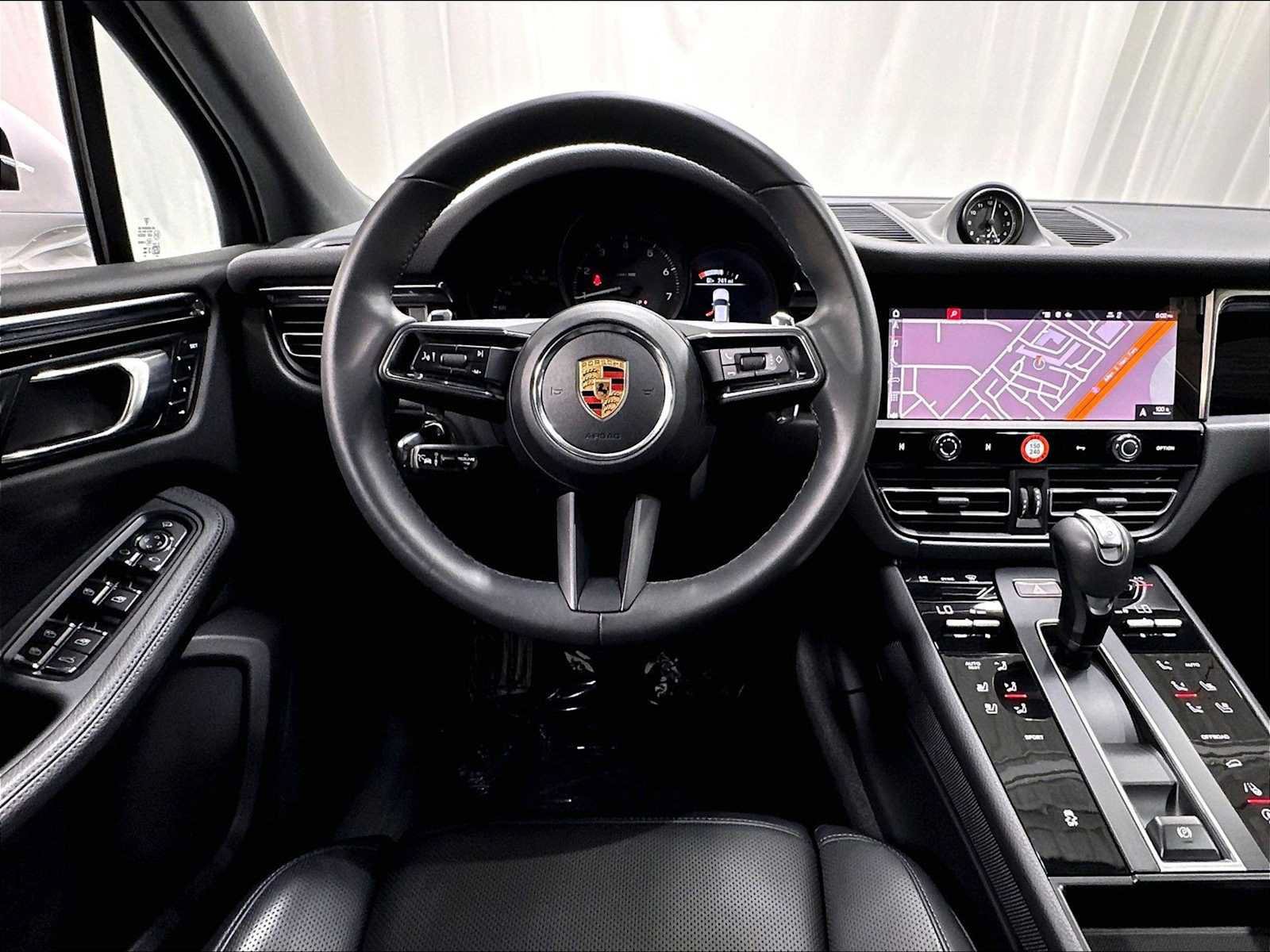 Used 2026 Porsche Macan AWD/4WD image 15