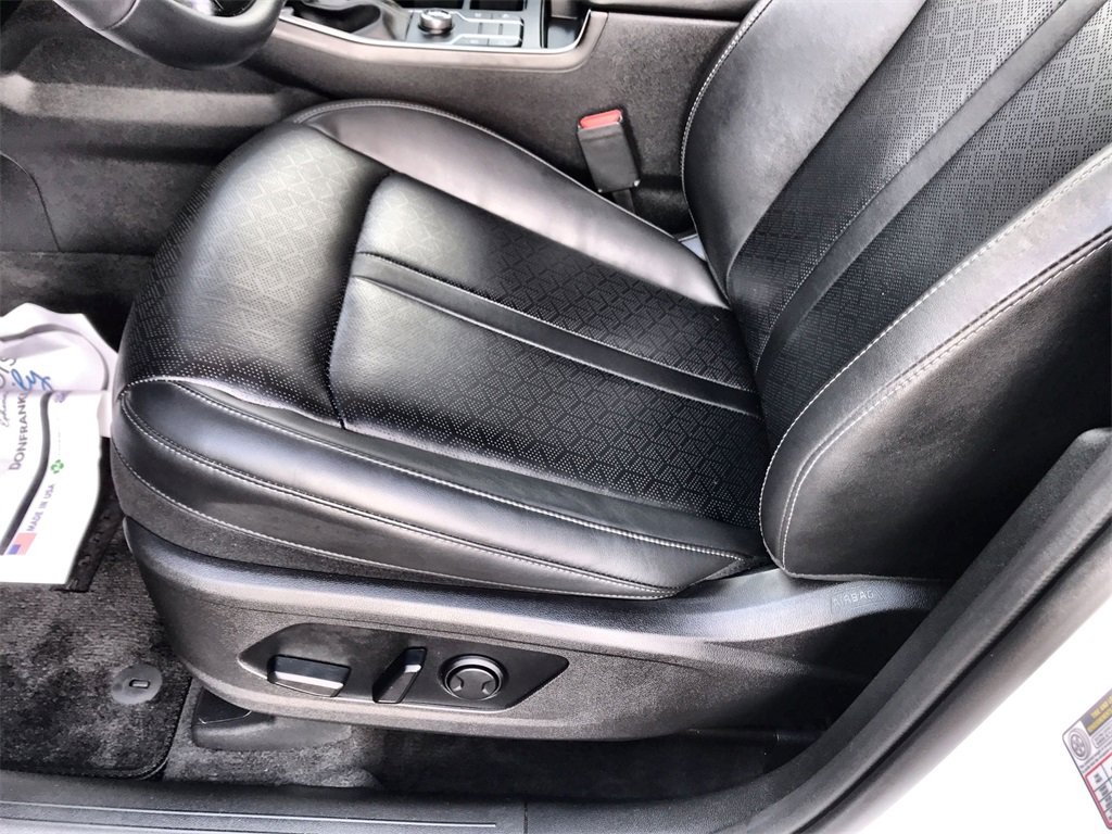 Used 2022 Kia Sorento S image 12