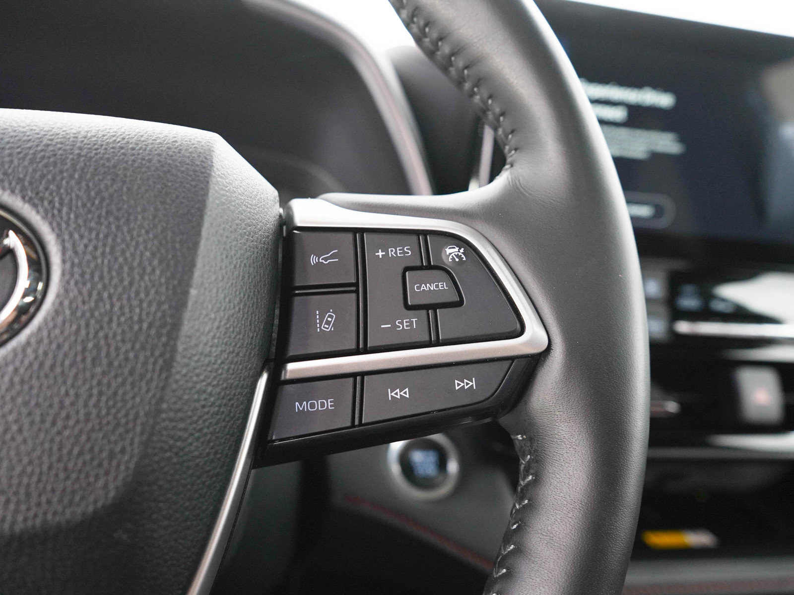 Used 2024 Toyota Highlander XSE AWD/4WD image 29