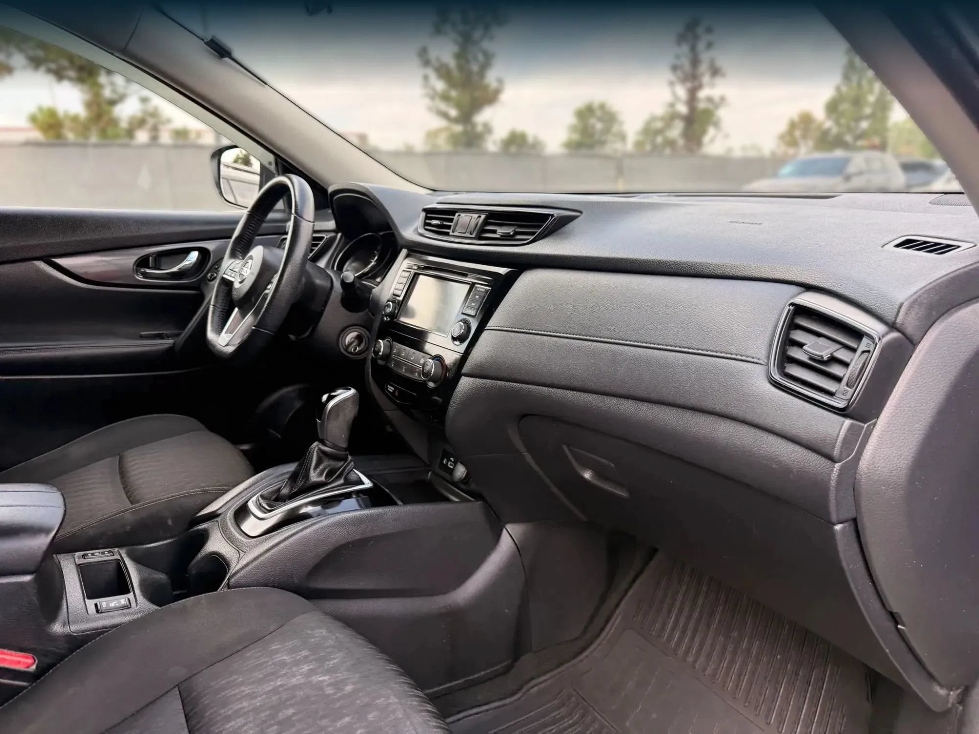 Used 2020 Nissan Rogue S w/ Special Edition Package AWD/4WD image 19