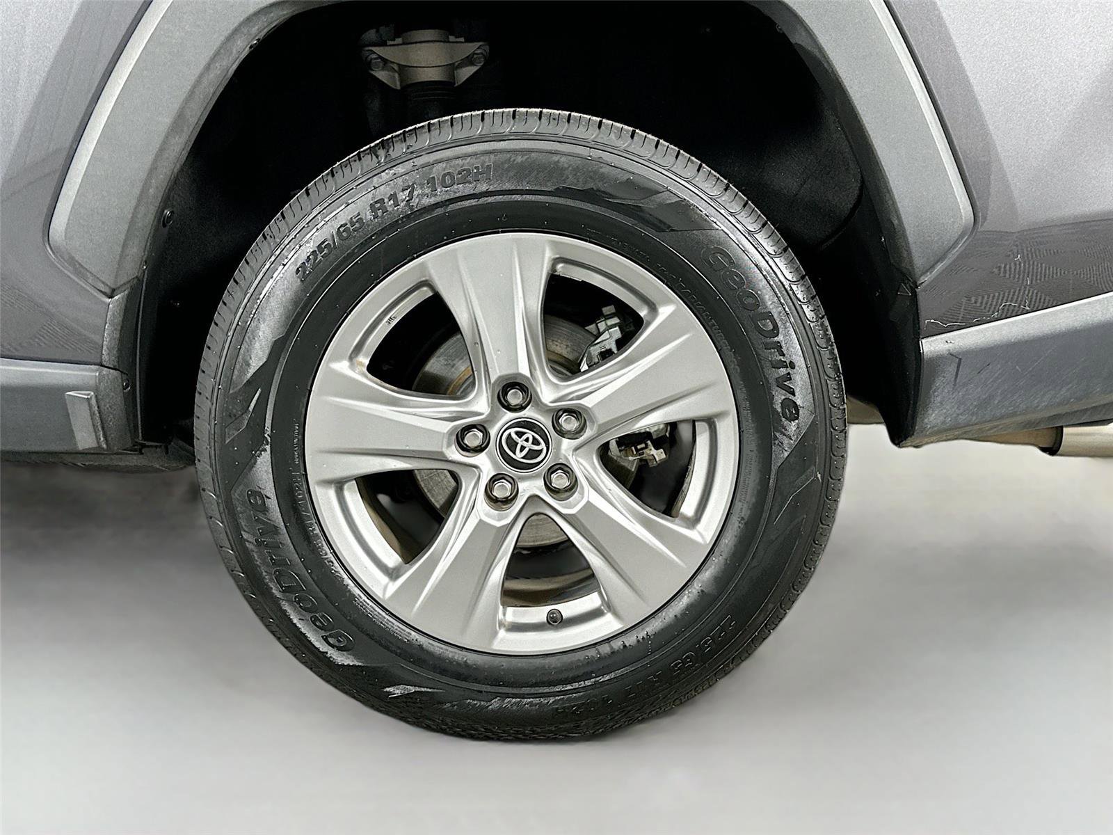 Certified 2025 Toyota RAV4 XLE image 28