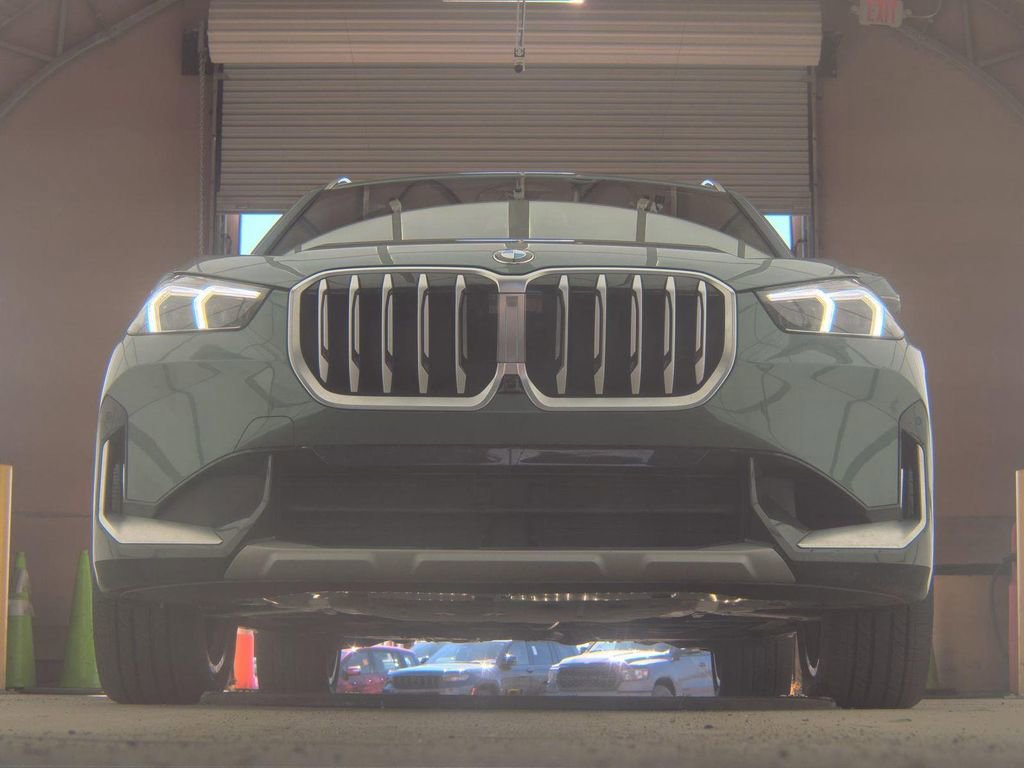 Used 2025 BMW X1 xDrive28i image 9