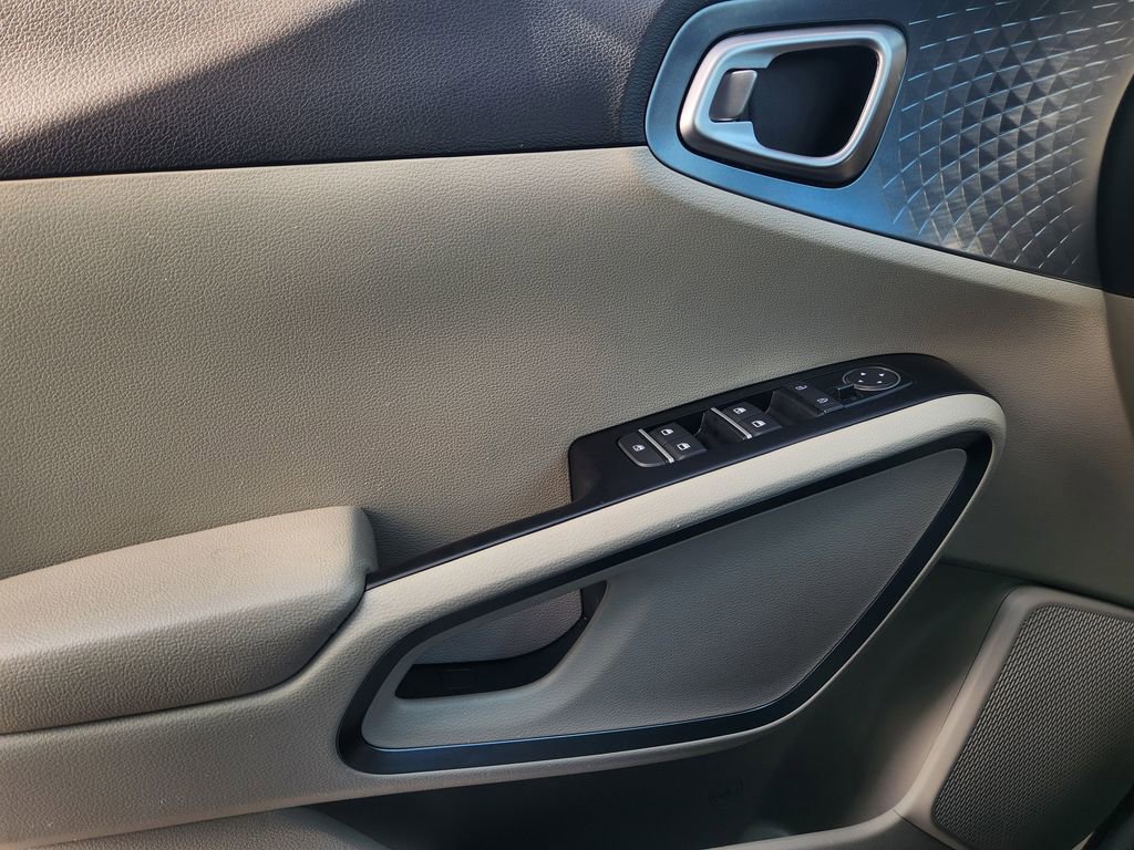 Used 2023 Kia Soul EX image 24