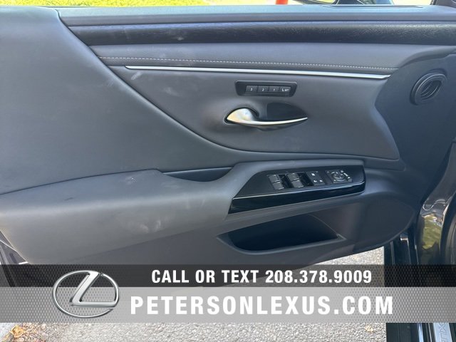 New 2025 Lexus ES 300h w/ Premium Package image 19