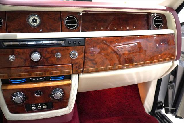Used 2013 Rolls-Royce Phantom Sedan RWD image 25
