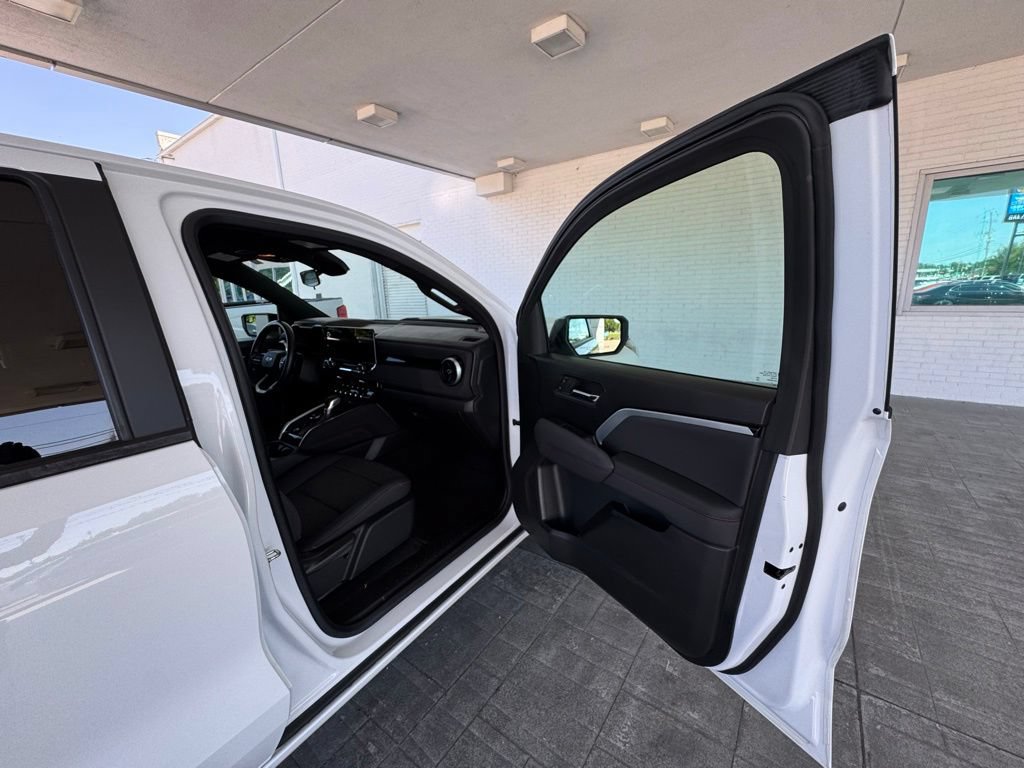 Used 2023 Chevrolet Colorado Z71 AWD/4WD image 15